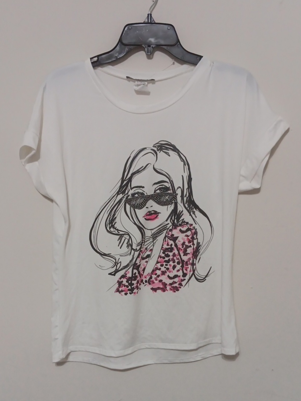 White Short-Sleeve Graphic Tee with Pink Print
